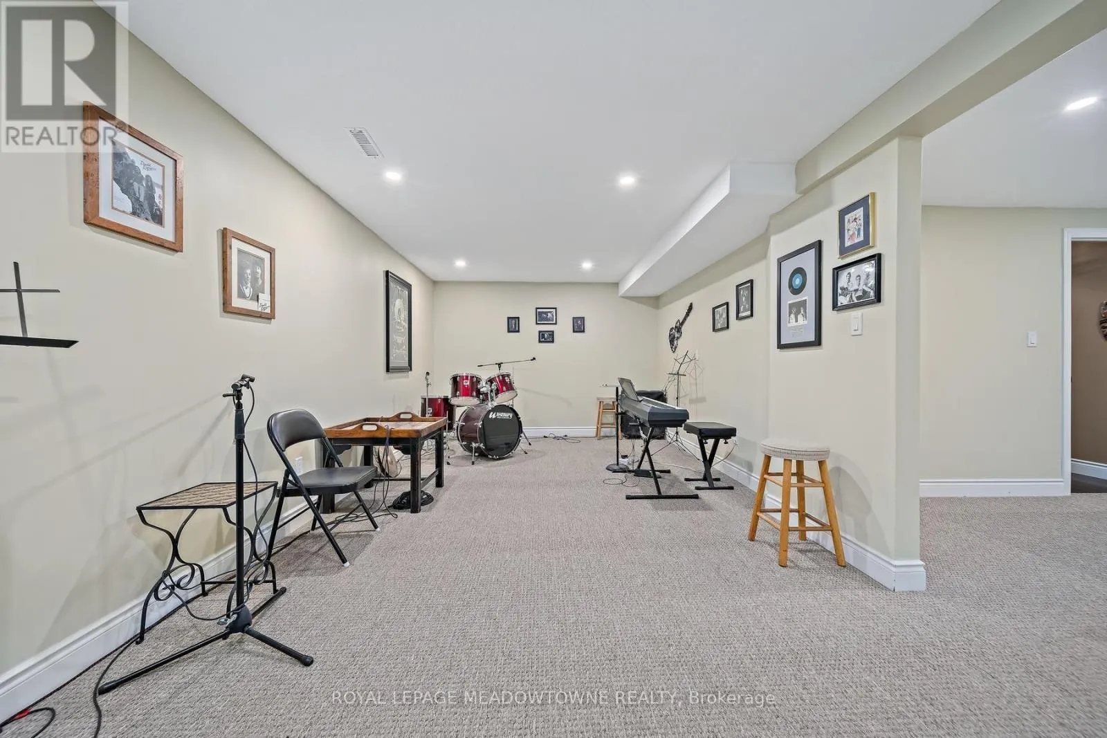 12 FAIRWAY LANE