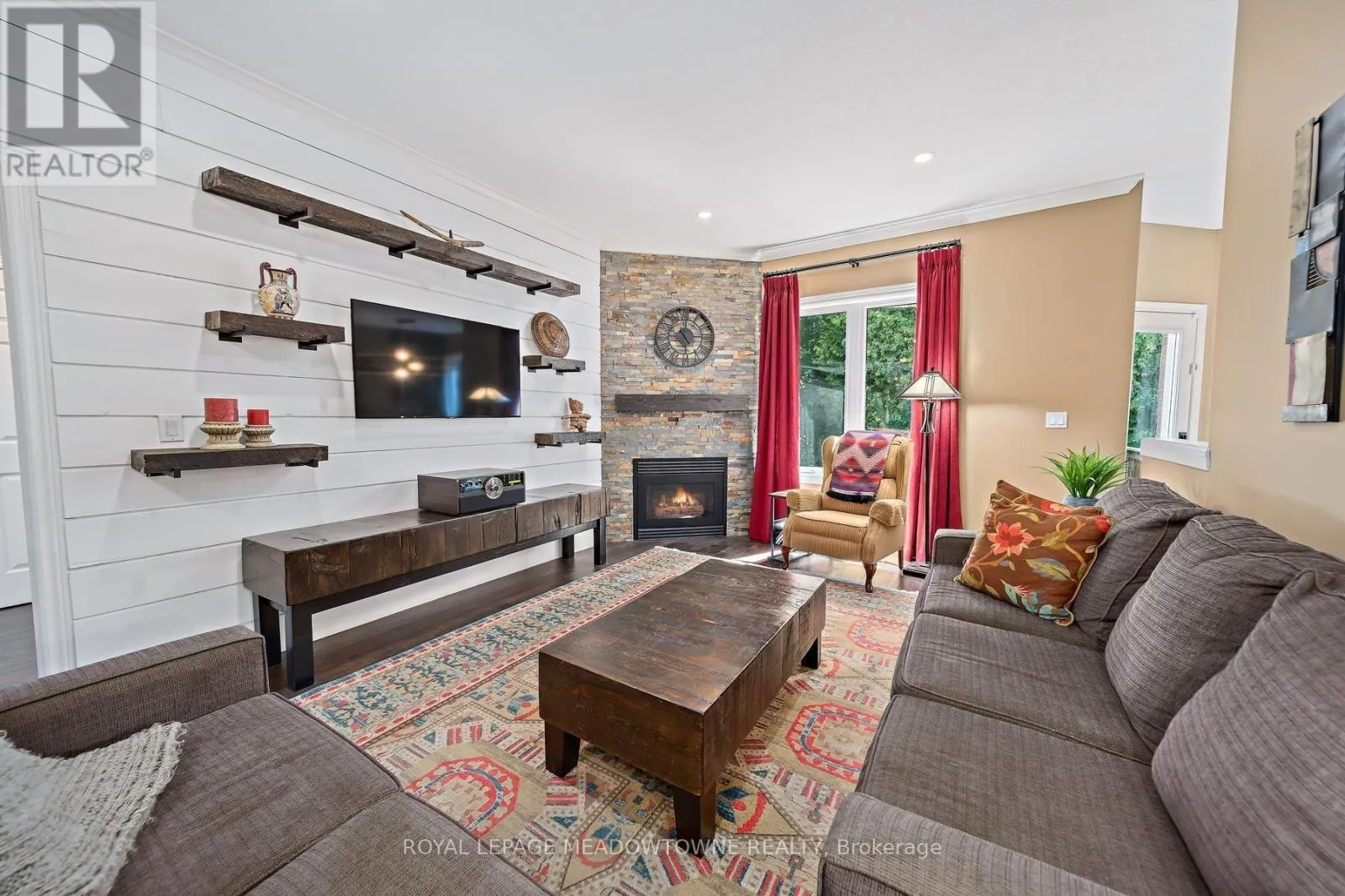 12 FAIRWAY LANE