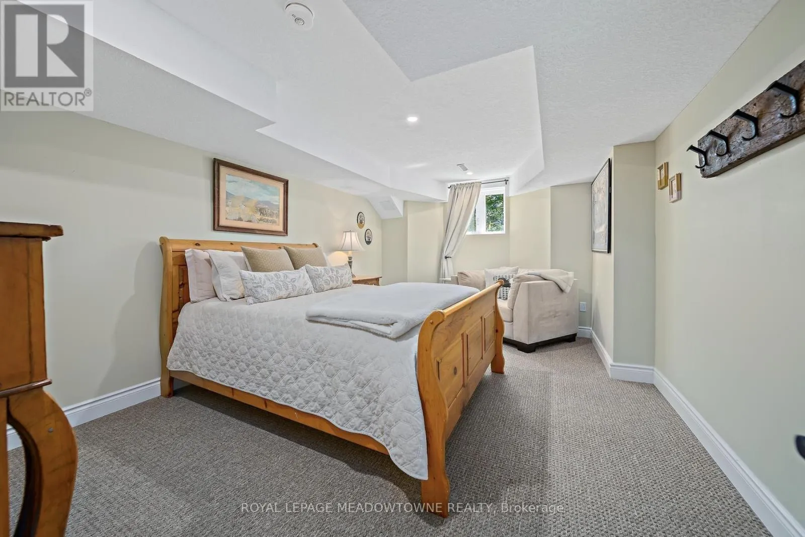12 FAIRWAY LANE
