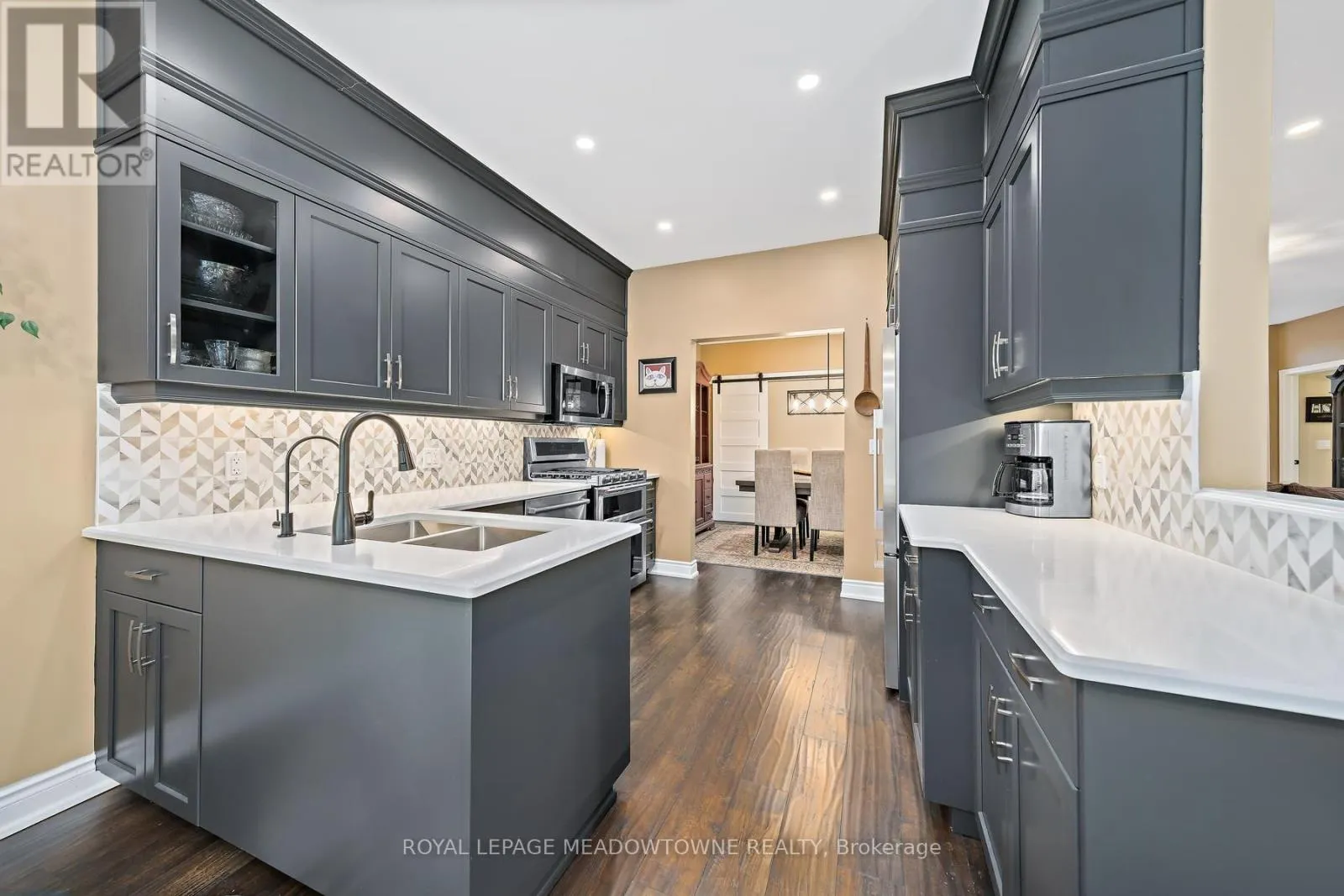 12 FAIRWAY LANE