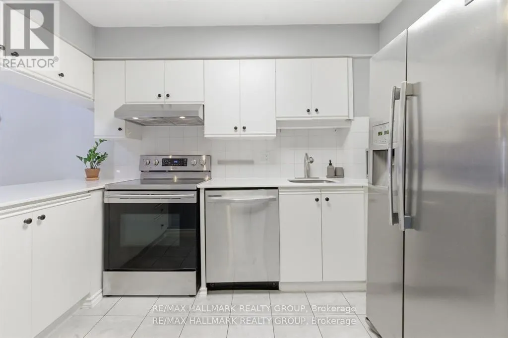 3 - 390 BRISTON PRIVATE