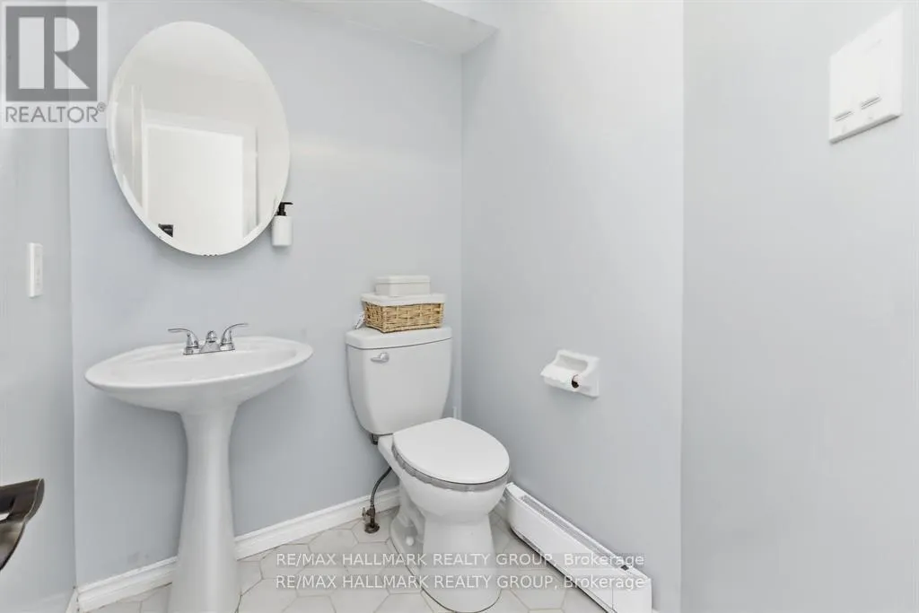 3 - 390 BRISTON PRIVATE