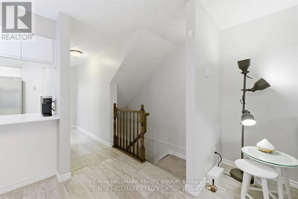 3 - 390 BRISTON PRIVATE
