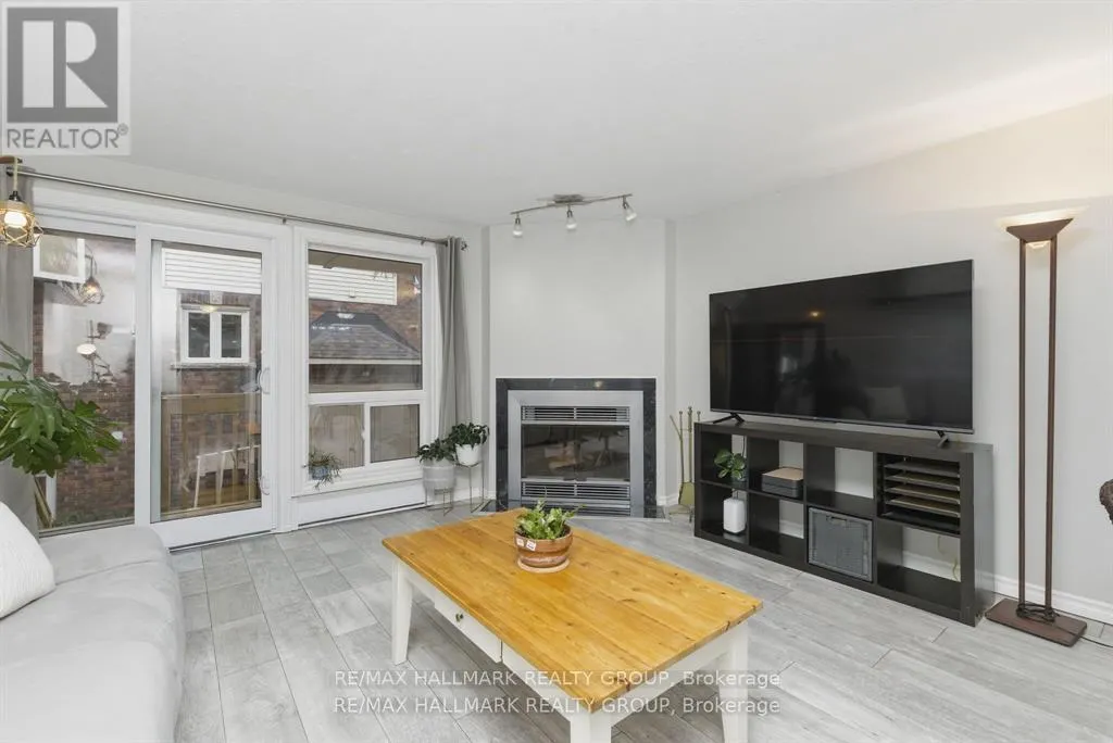 3 - 390 BRISTON PRIVATE