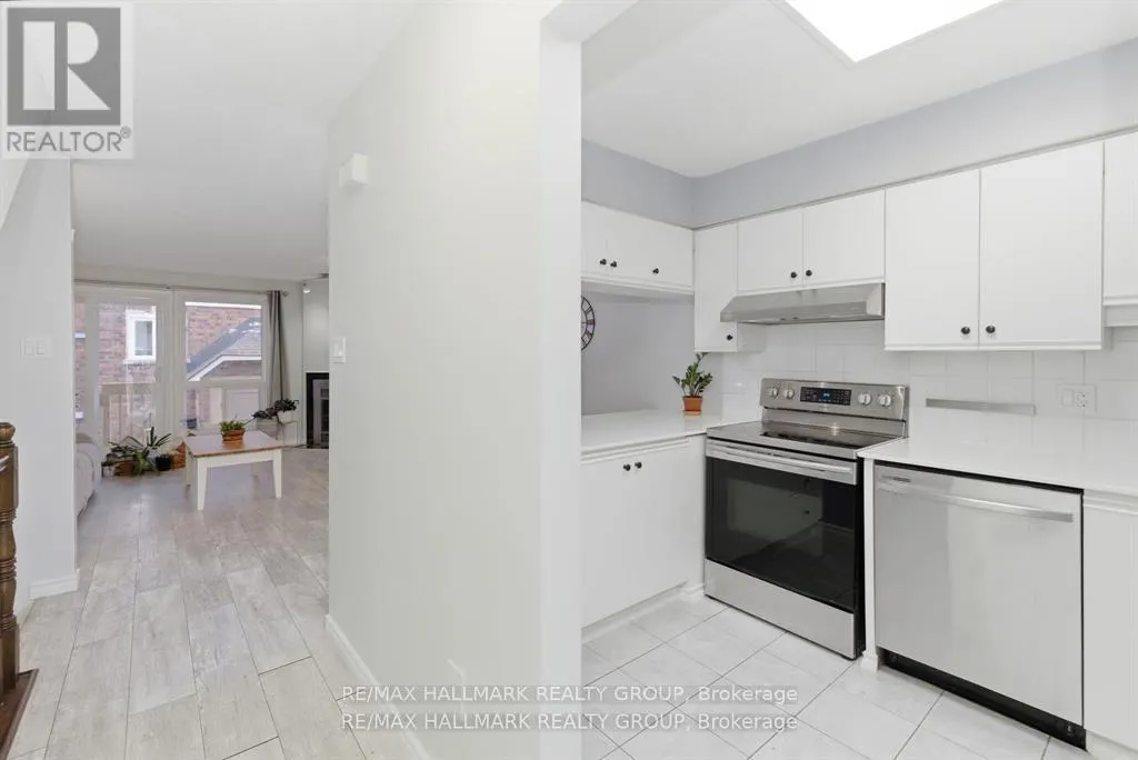3 - 390 BRISTON PRIVATE