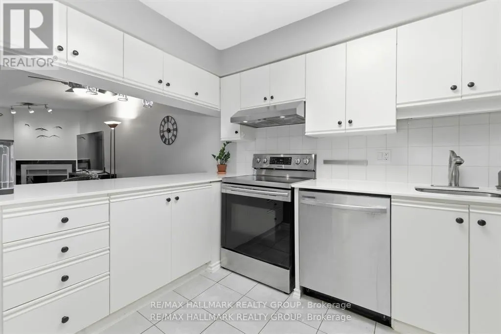 3 - 390 BRISTON PRIVATE