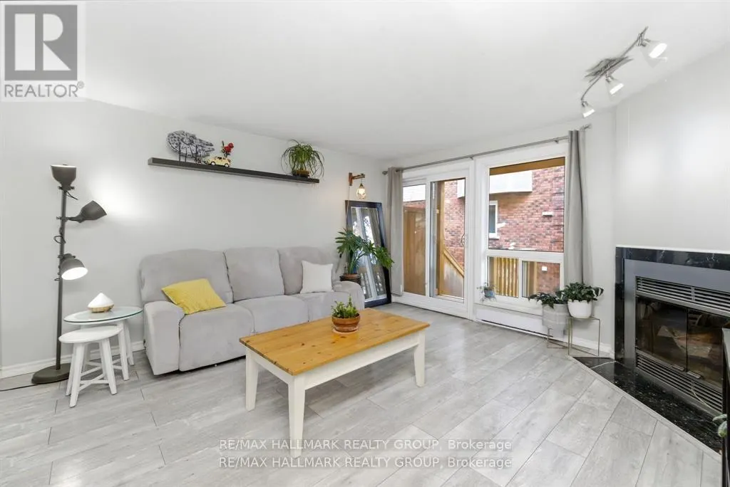 3 - 390 BRISTON PRIVATE