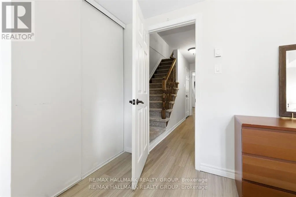 3 - 390 BRISTON PRIVATE
