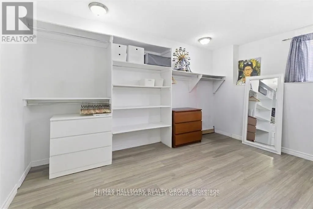 3 - 390 BRISTON PRIVATE