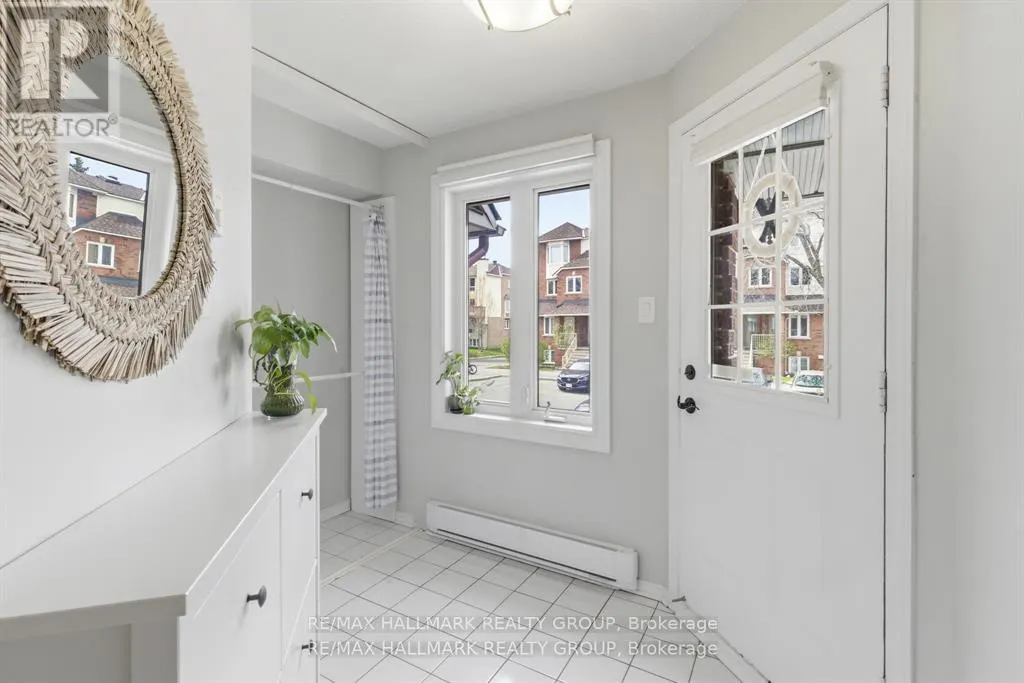 3 - 390 BRISTON PRIVATE