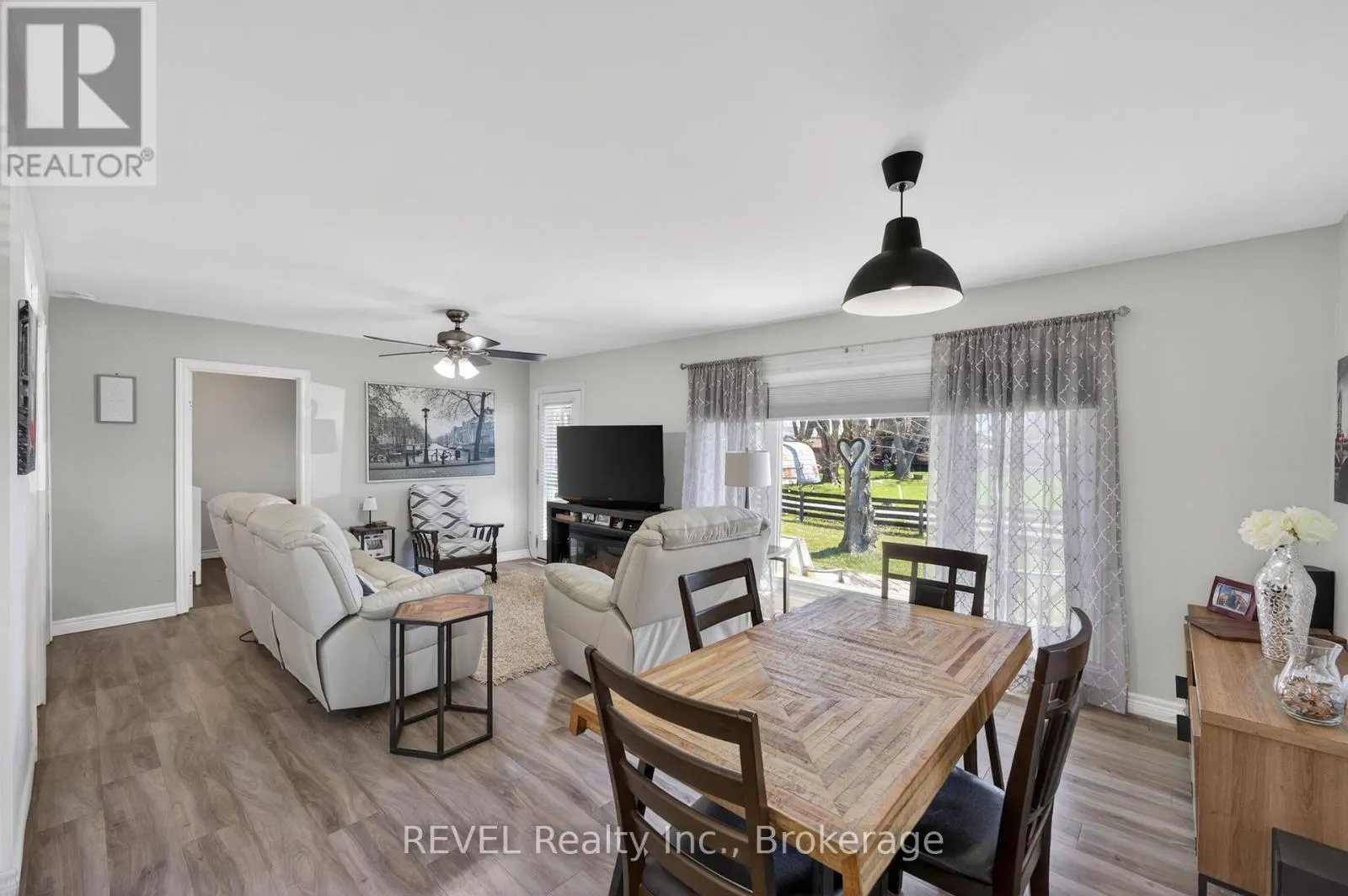 11 WALTER DRIVE