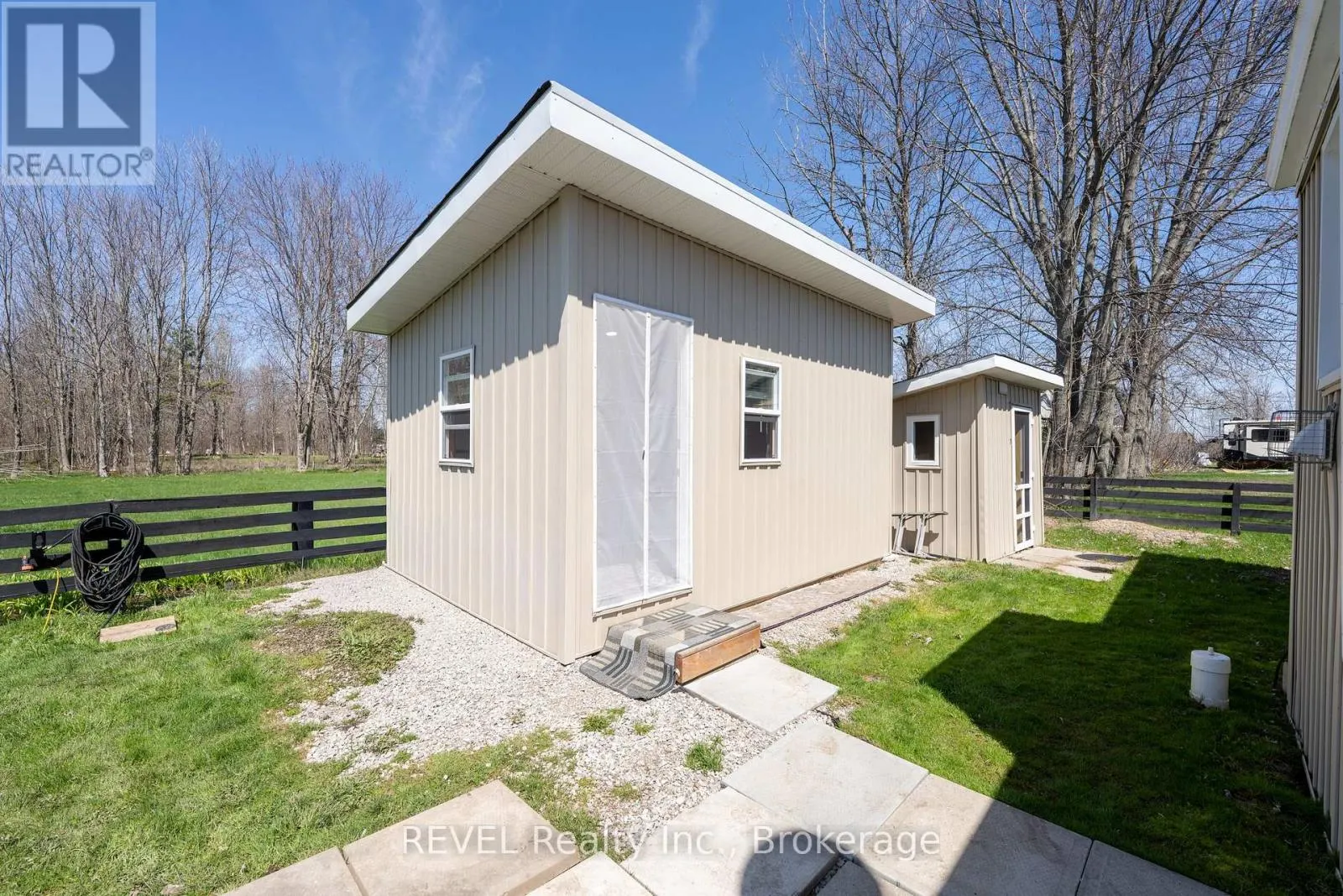 11 WALTER DRIVE