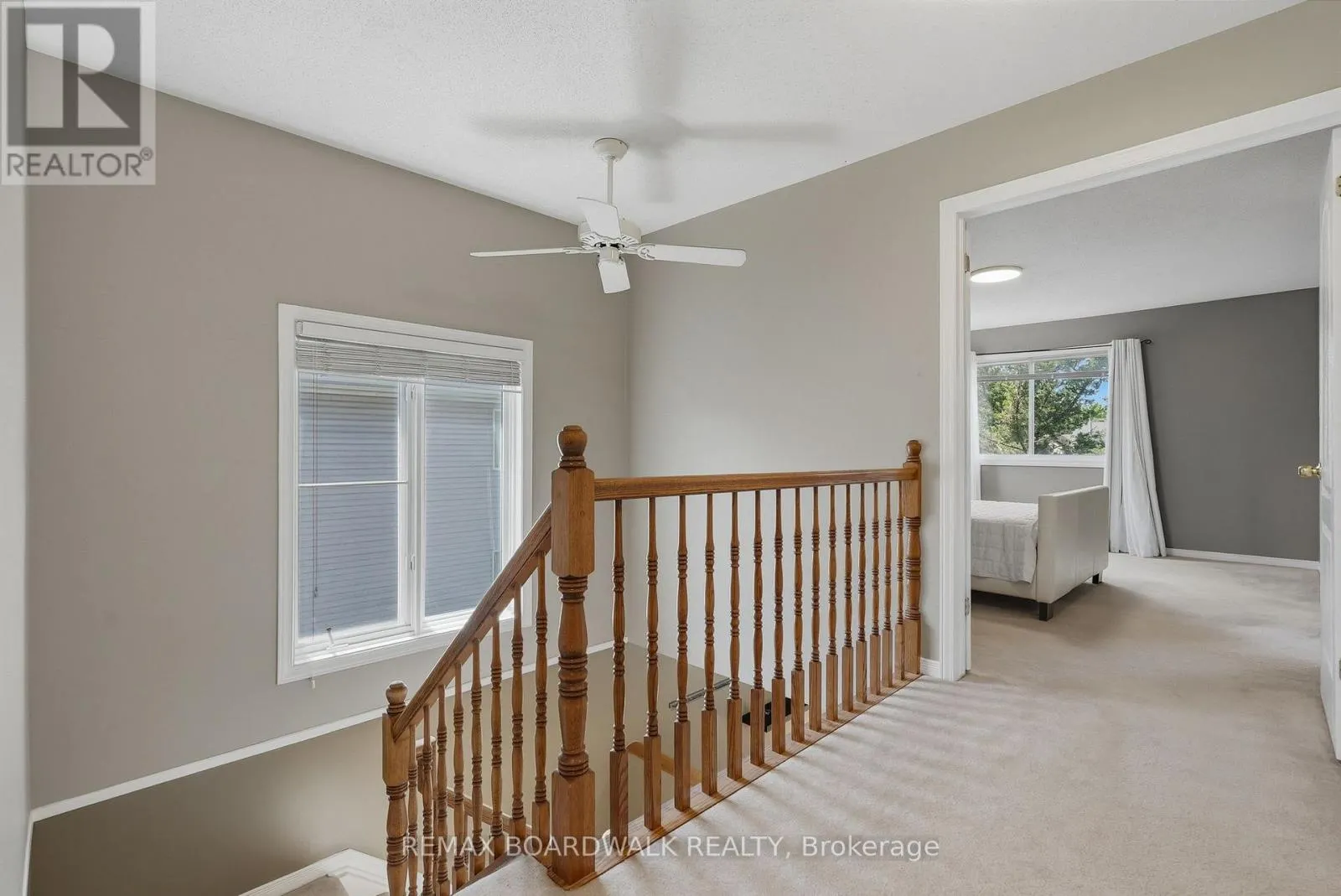 5981 PINEGLADE CRESCENT