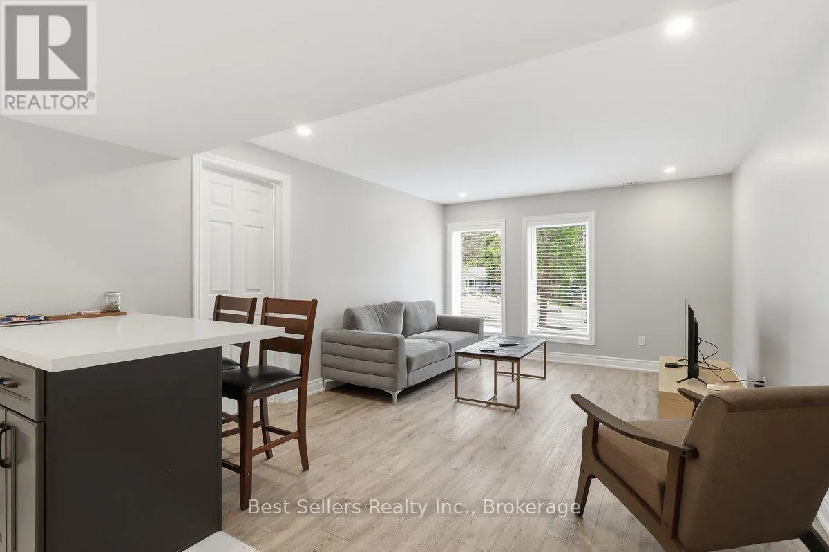 2 - 56 FLORENCE STREET W