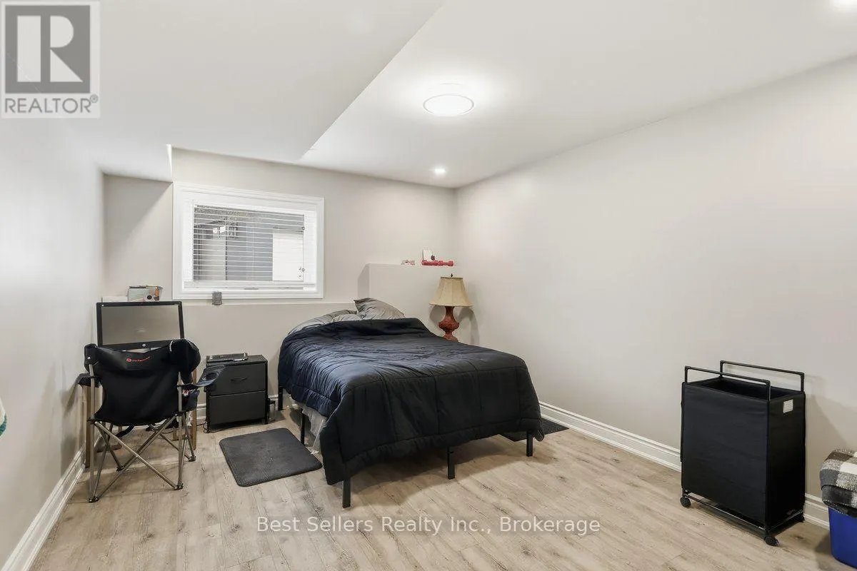 2 - 56 FLORENCE STREET W