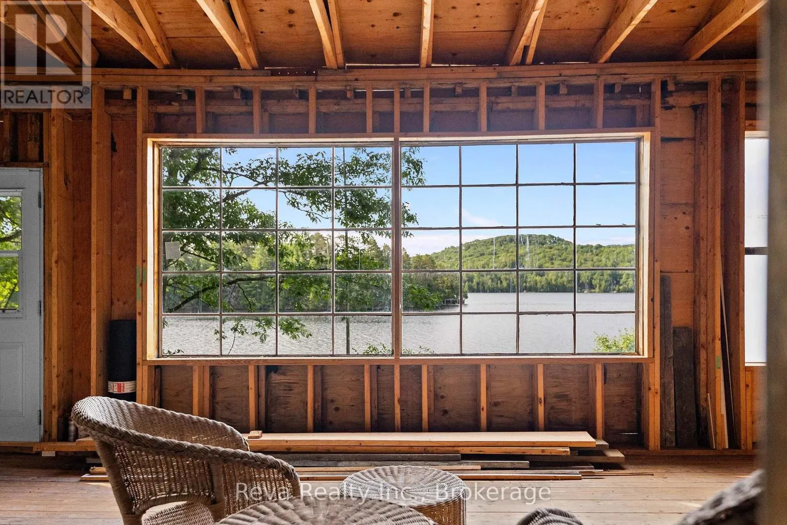 743 BAPTISTE LAKE NORTH SHORE
