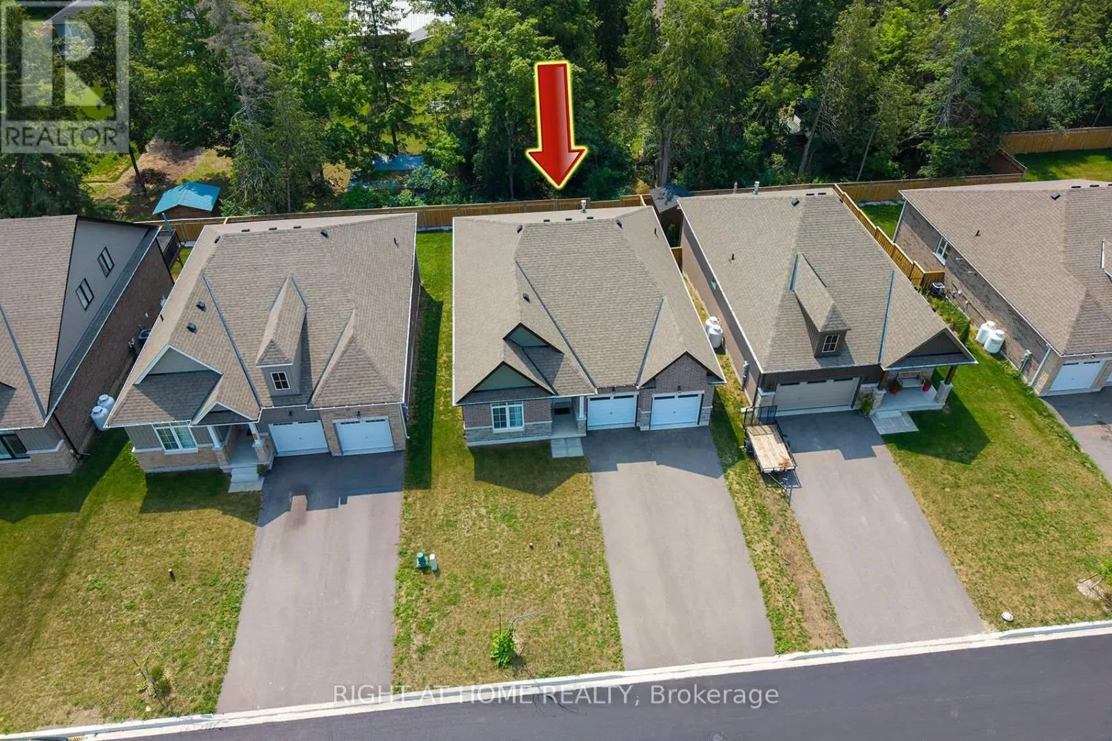 19 HILLCROFT WAY