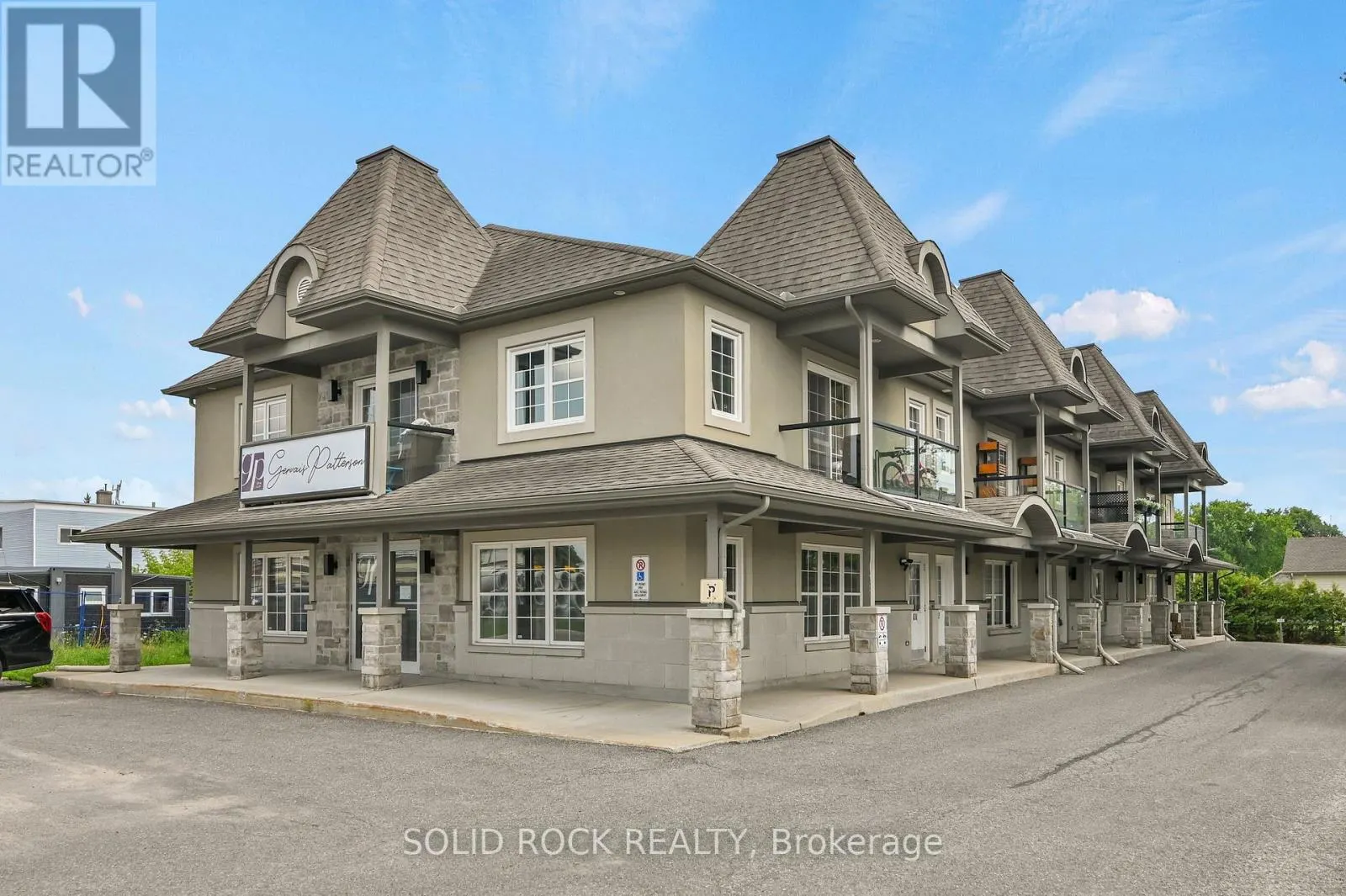 103 - 856 NOTRE-DAME STREET