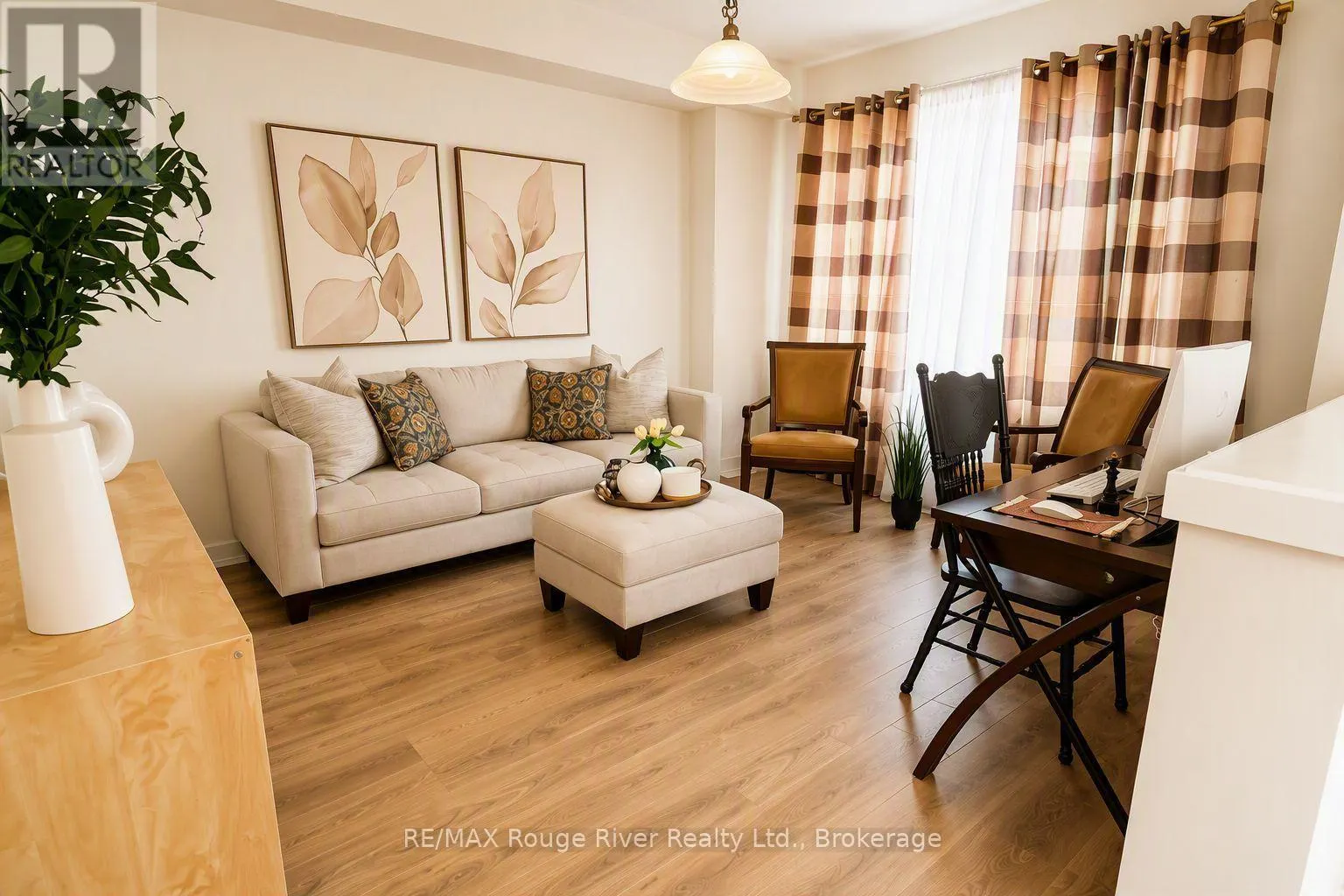 19 - 160 DENSMORE ROAD W #19