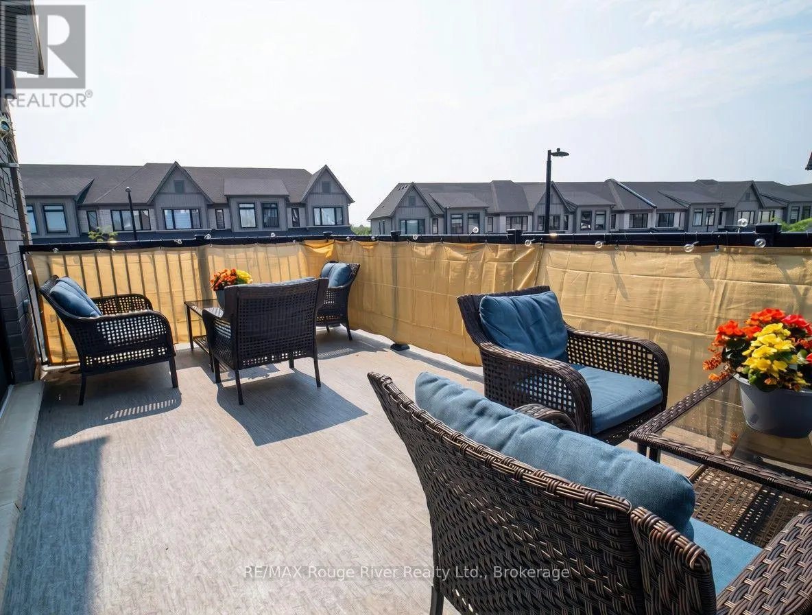 19 - 160 DENSMORE ROAD W #19