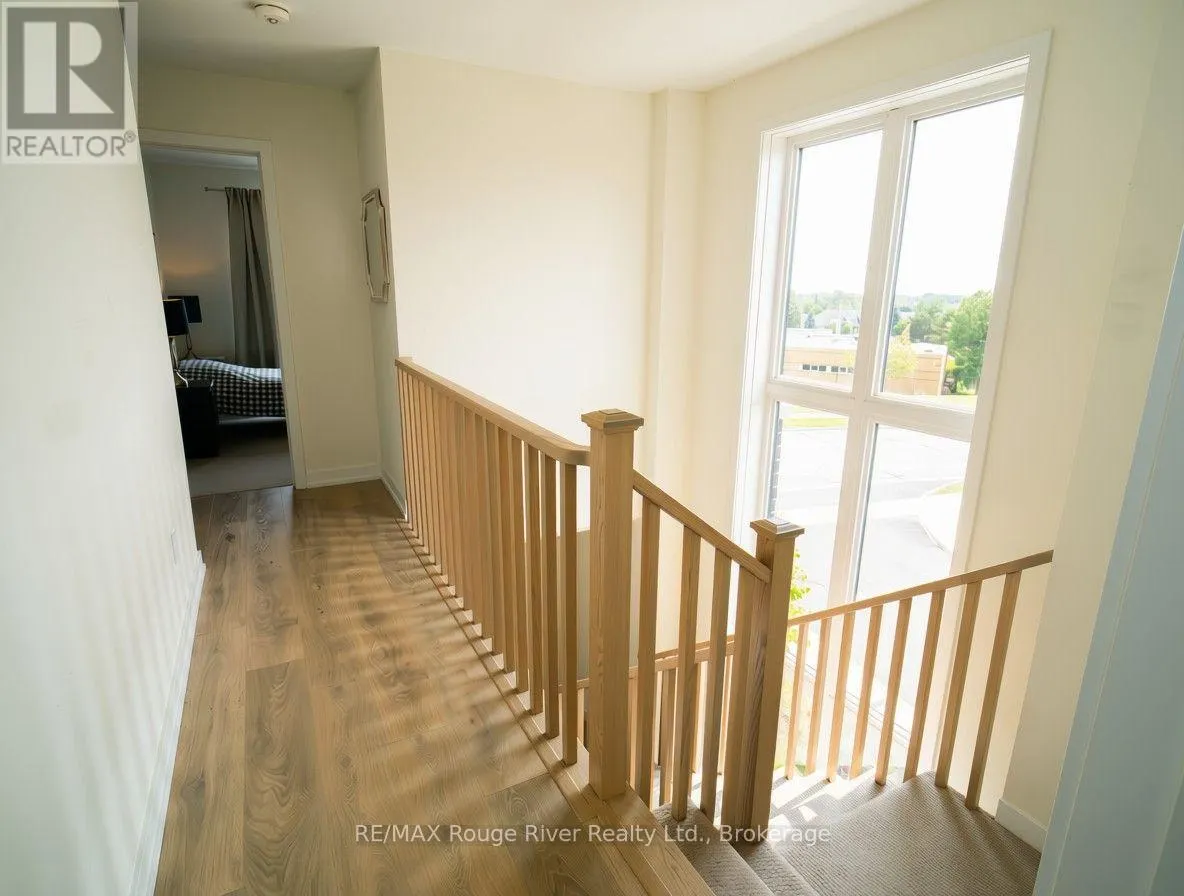 19 - 160 DENSMORE ROAD W #19