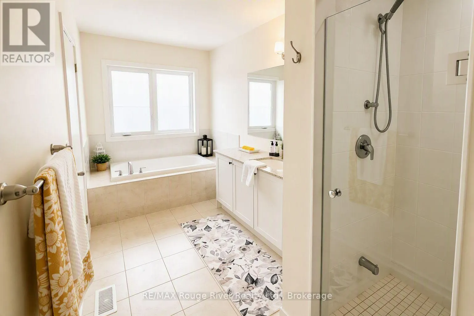 19 - 160 DENSMORE ROAD W #19