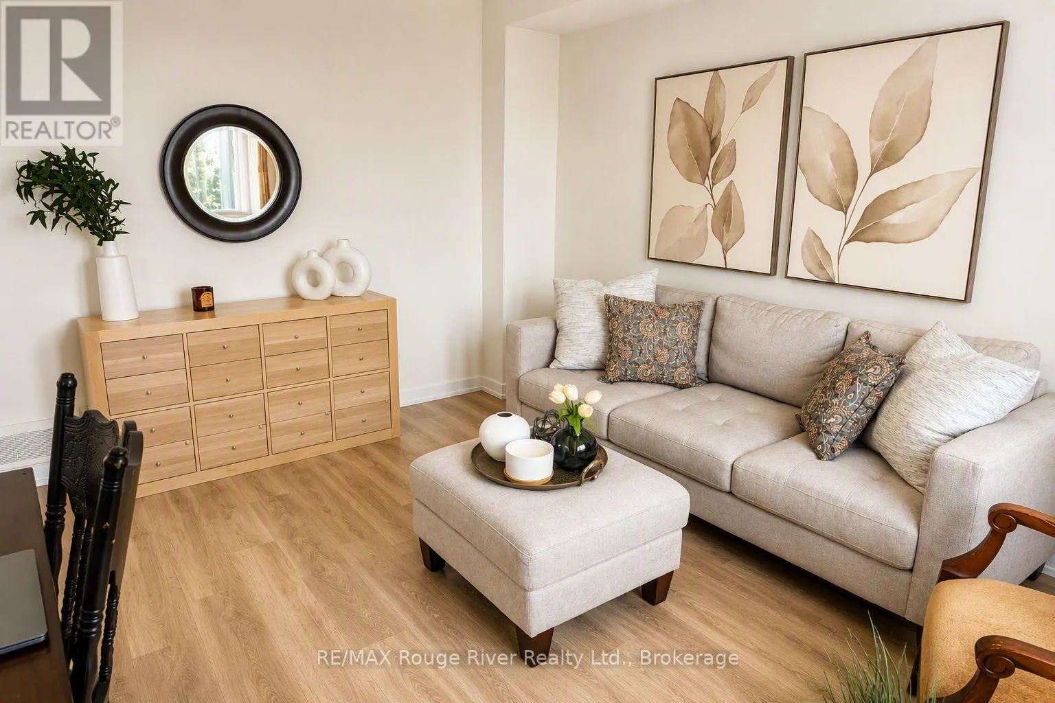19 - 160 DENSMORE ROAD W #19