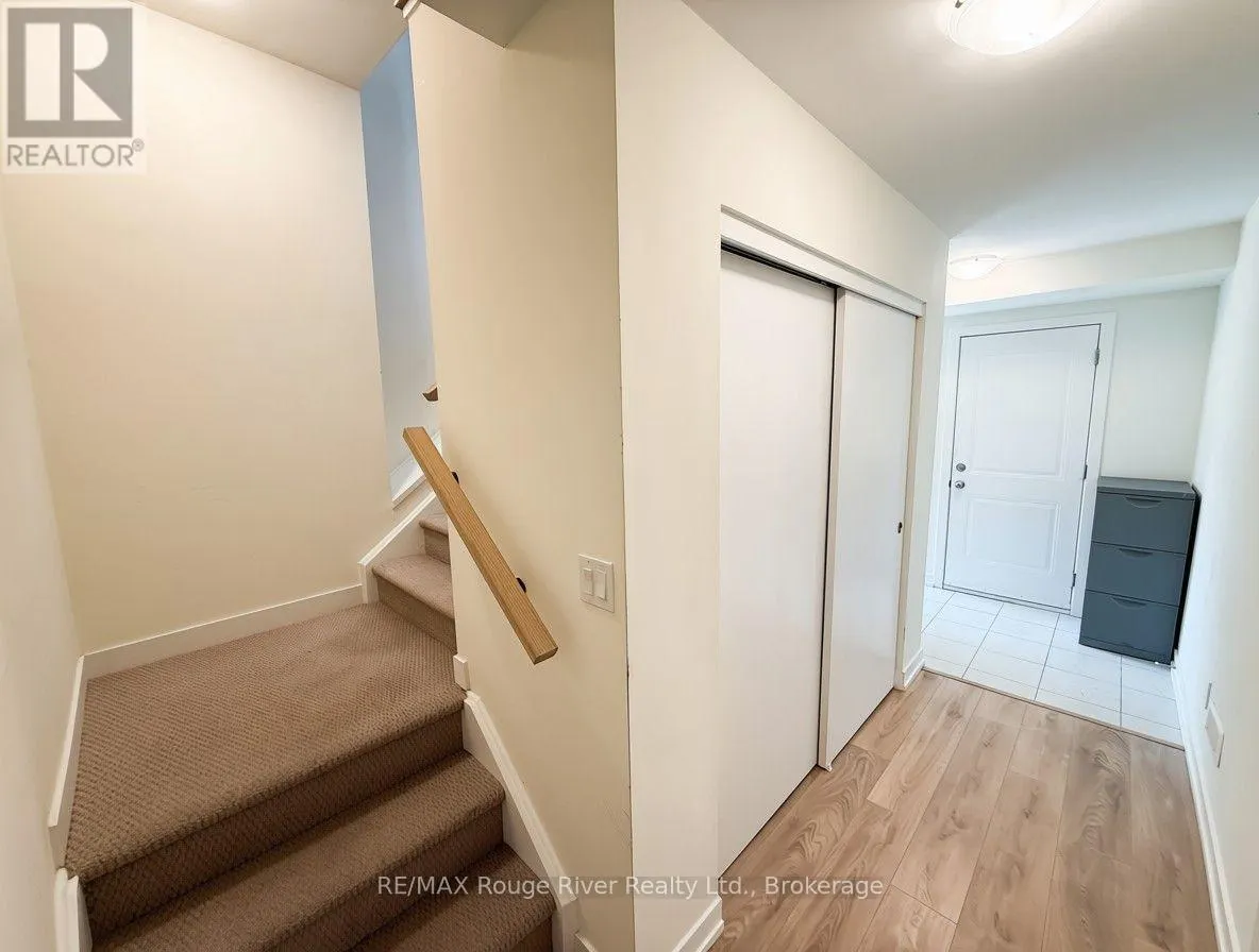 19 - 160 DENSMORE ROAD W #19