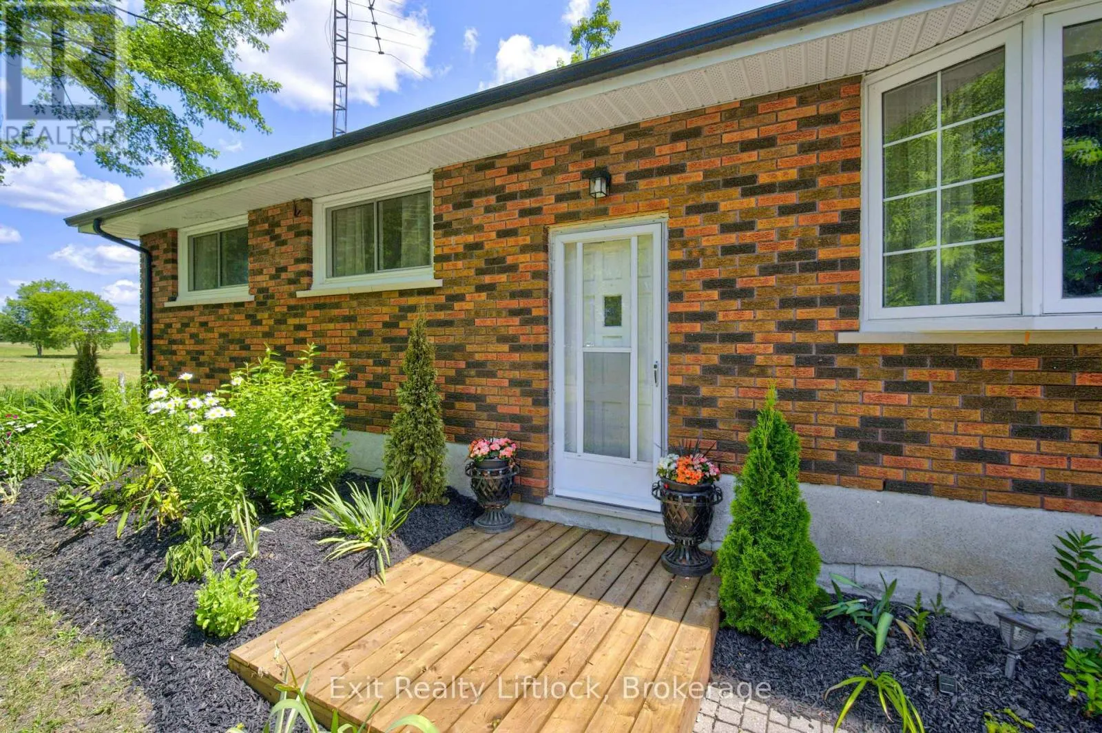 81 FOURTH LINE DUMMER ROAD S