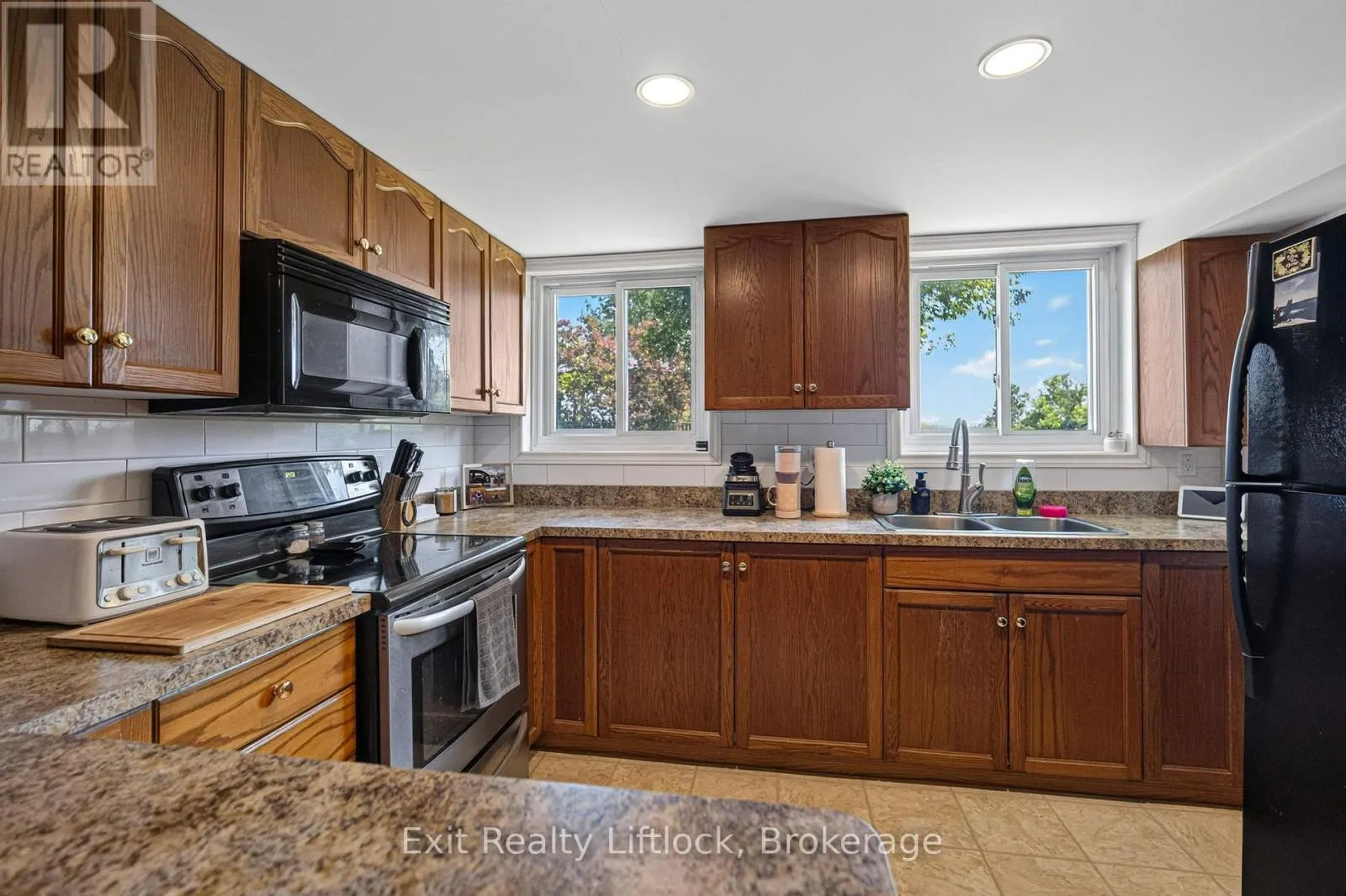 81 FOURTH LINE DUMMER ROAD S
