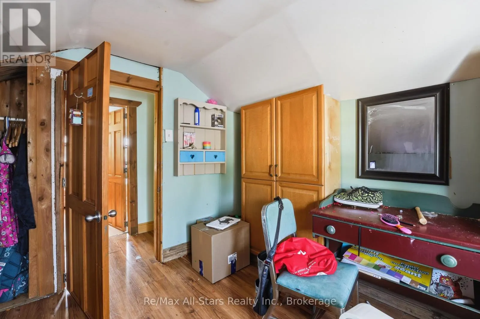 106 BOND STREET E