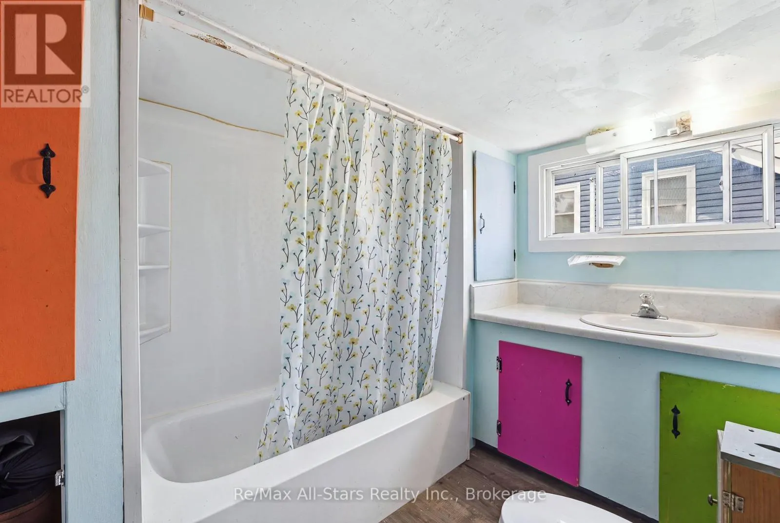 106 BOND STREET E