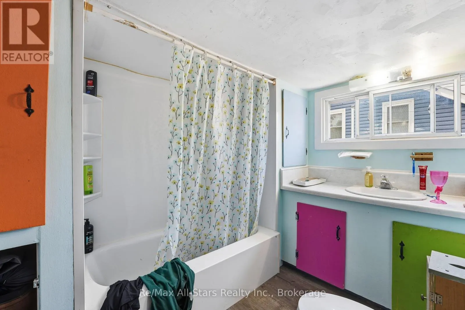 106 BOND STREET E