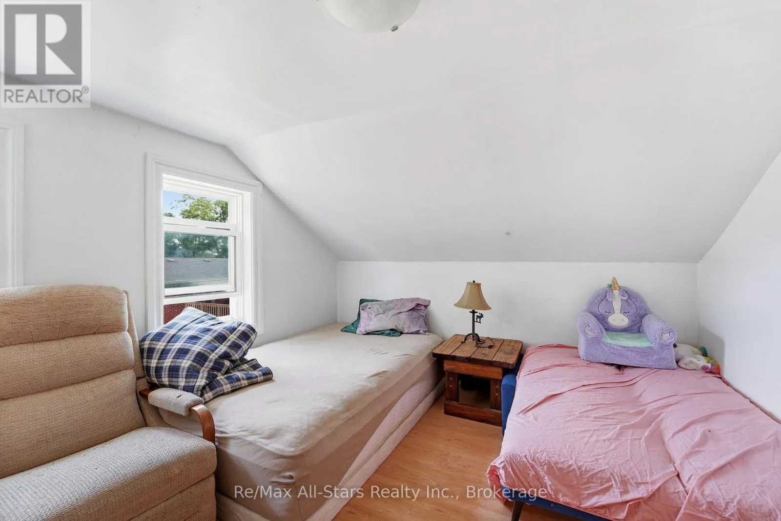 106 BOND STREET E