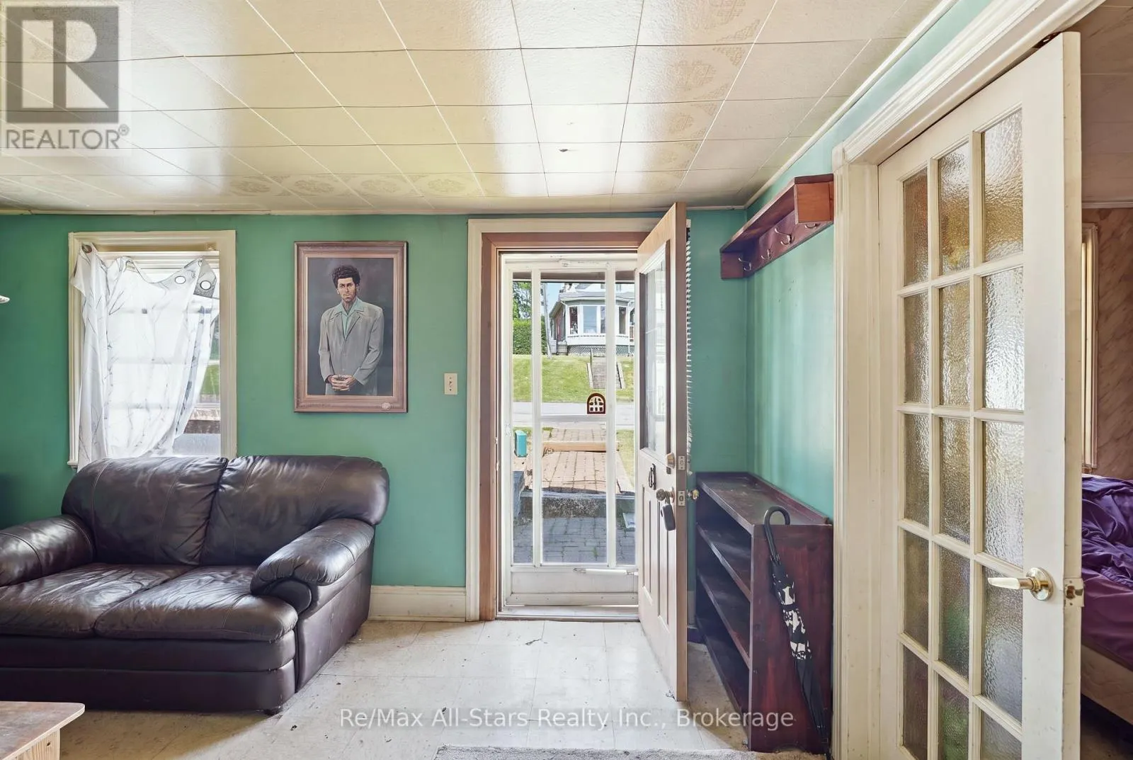 106 BOND STREET E
