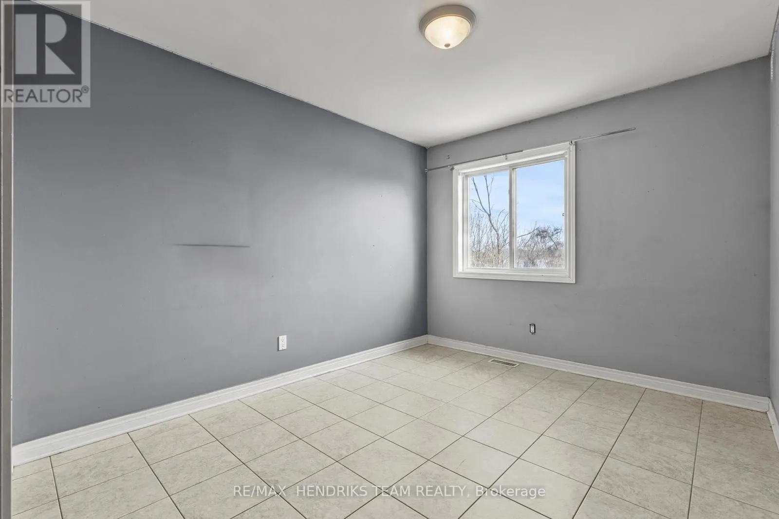 2 TOWNLINE ROAD E