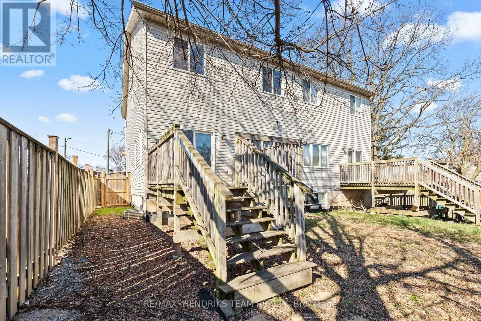 2 TOWNLINE ROAD E
