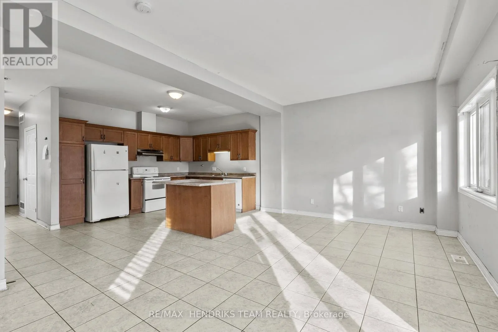 2 TOWNLINE ROAD E