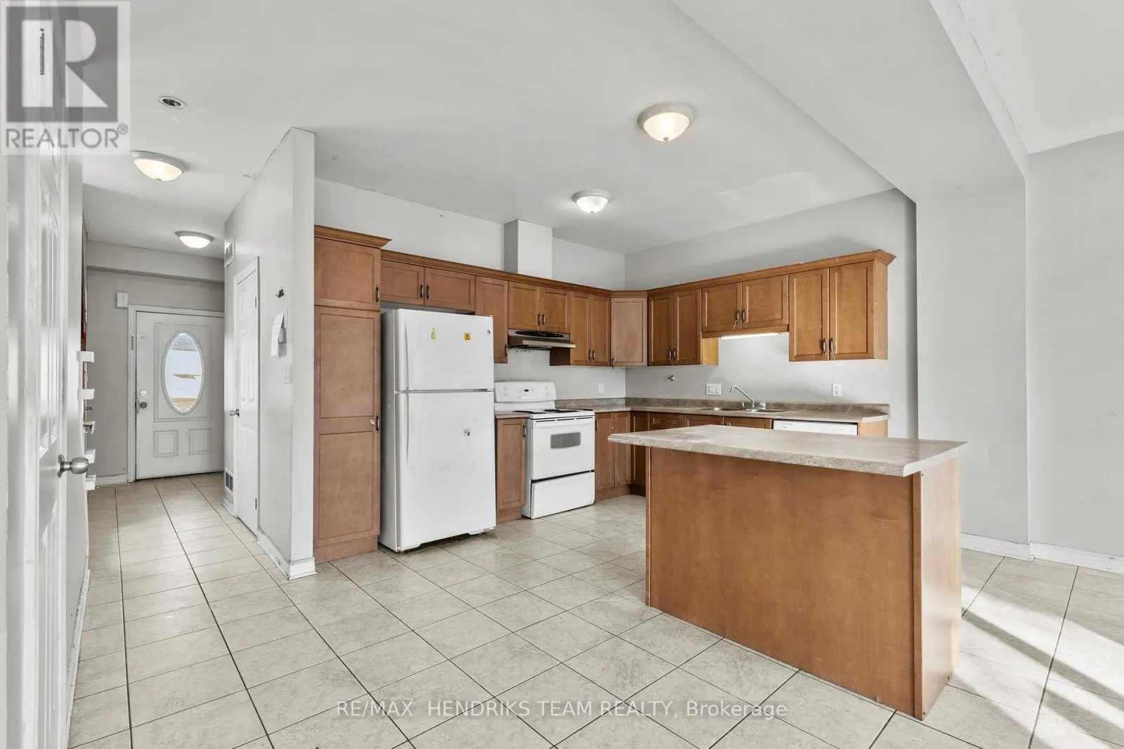 2 TOWNLINE ROAD E