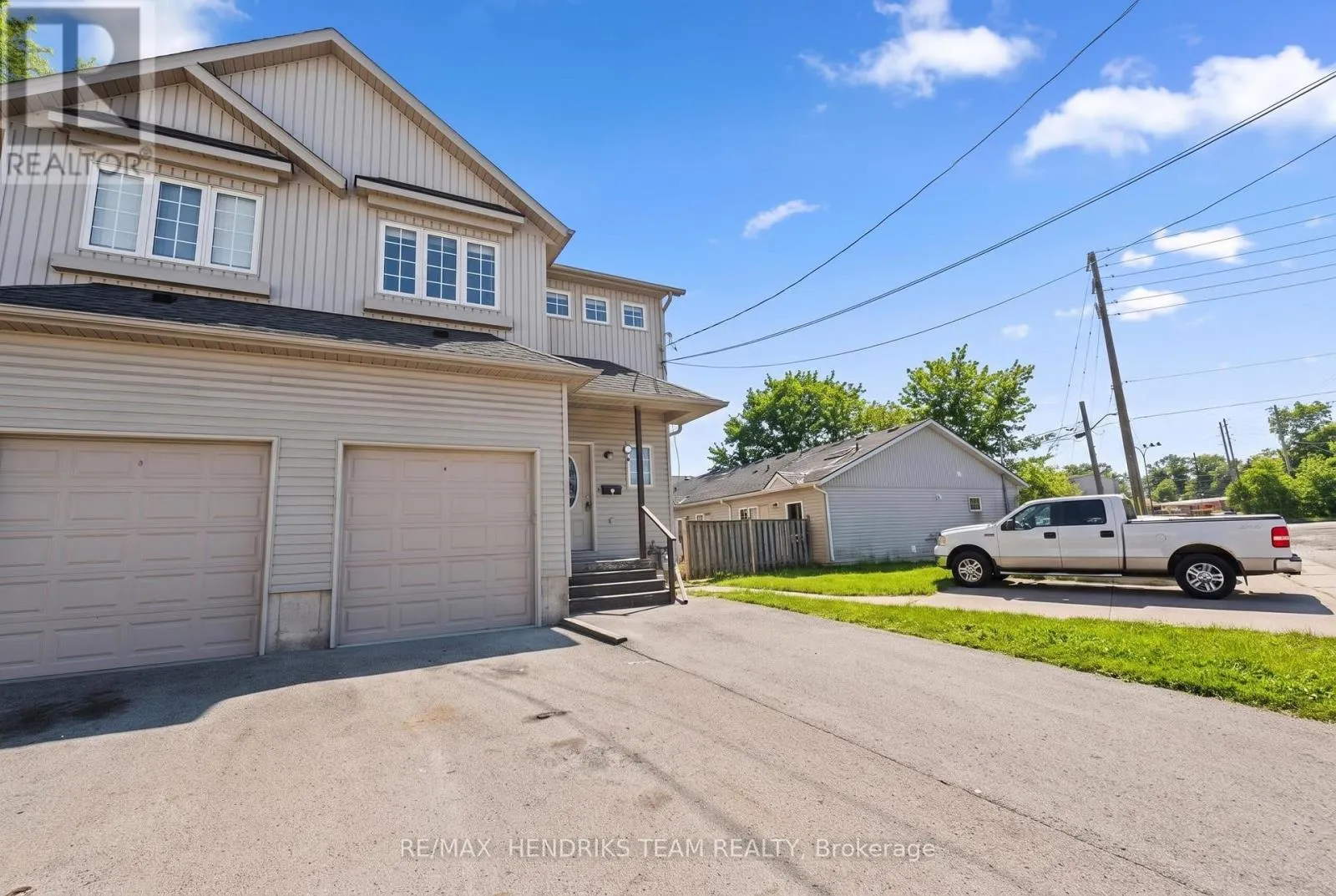 2 TOWNLINE ROAD E