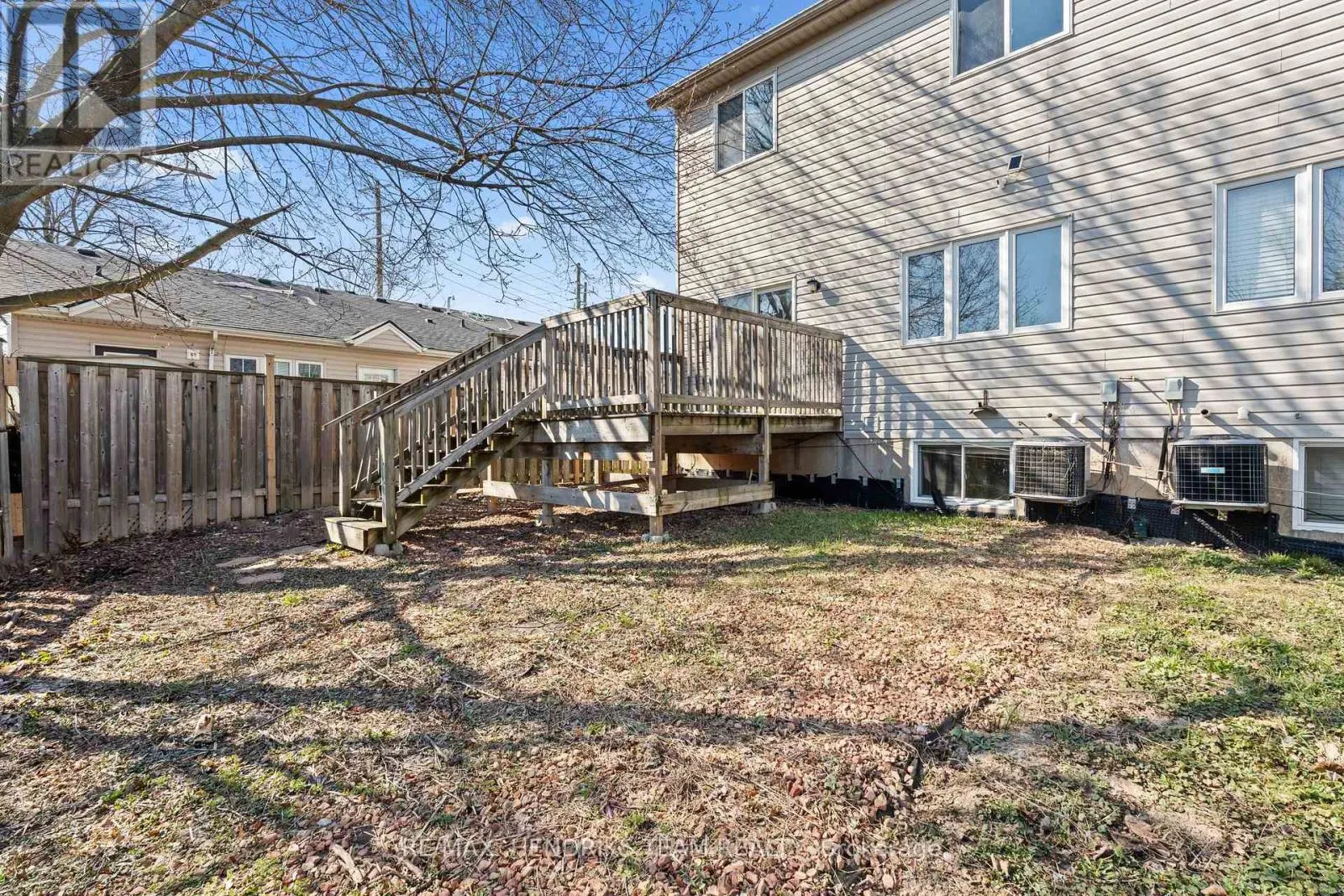 2 TOWNLINE ROAD E