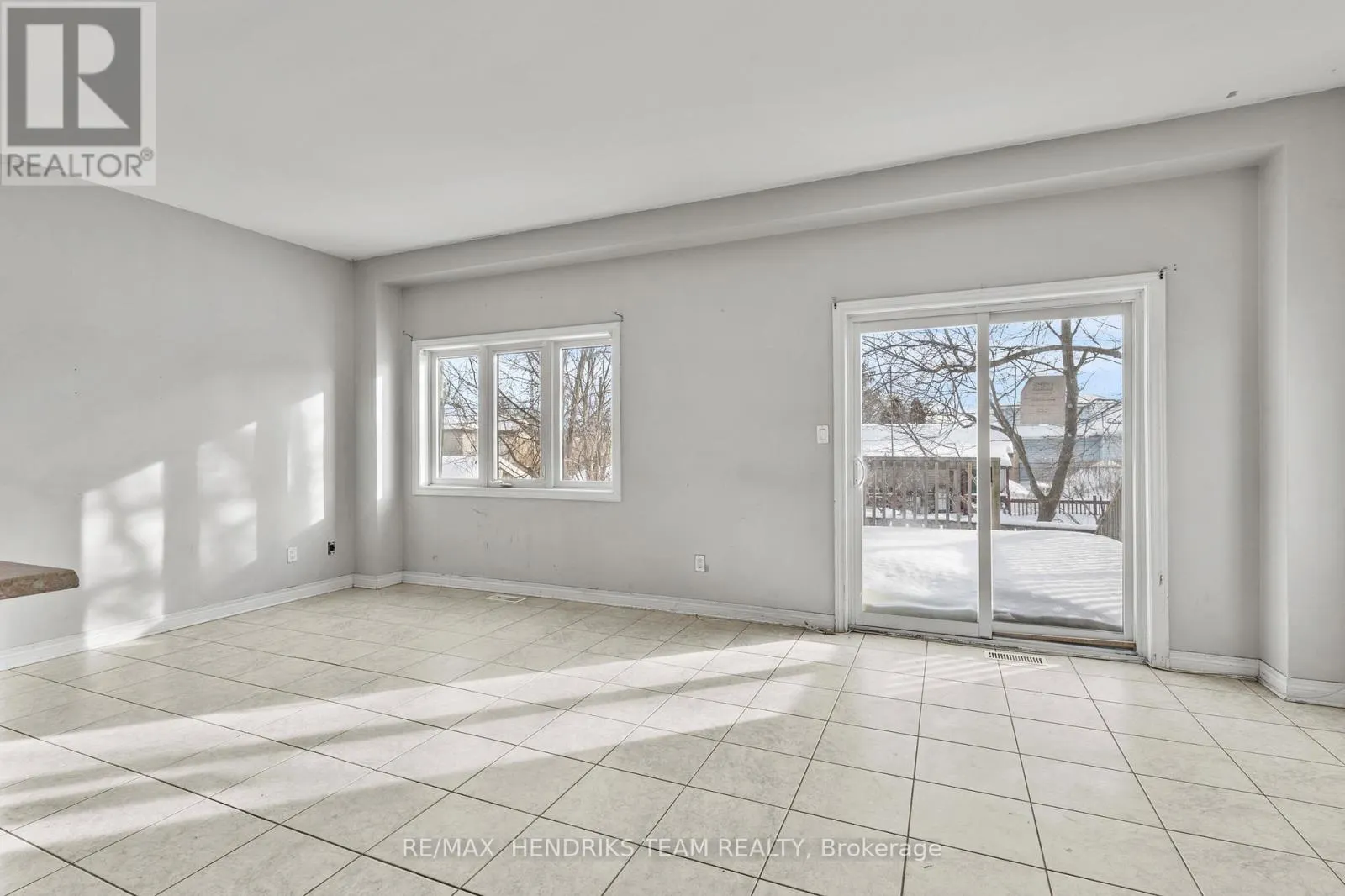 2 TOWNLINE ROAD E