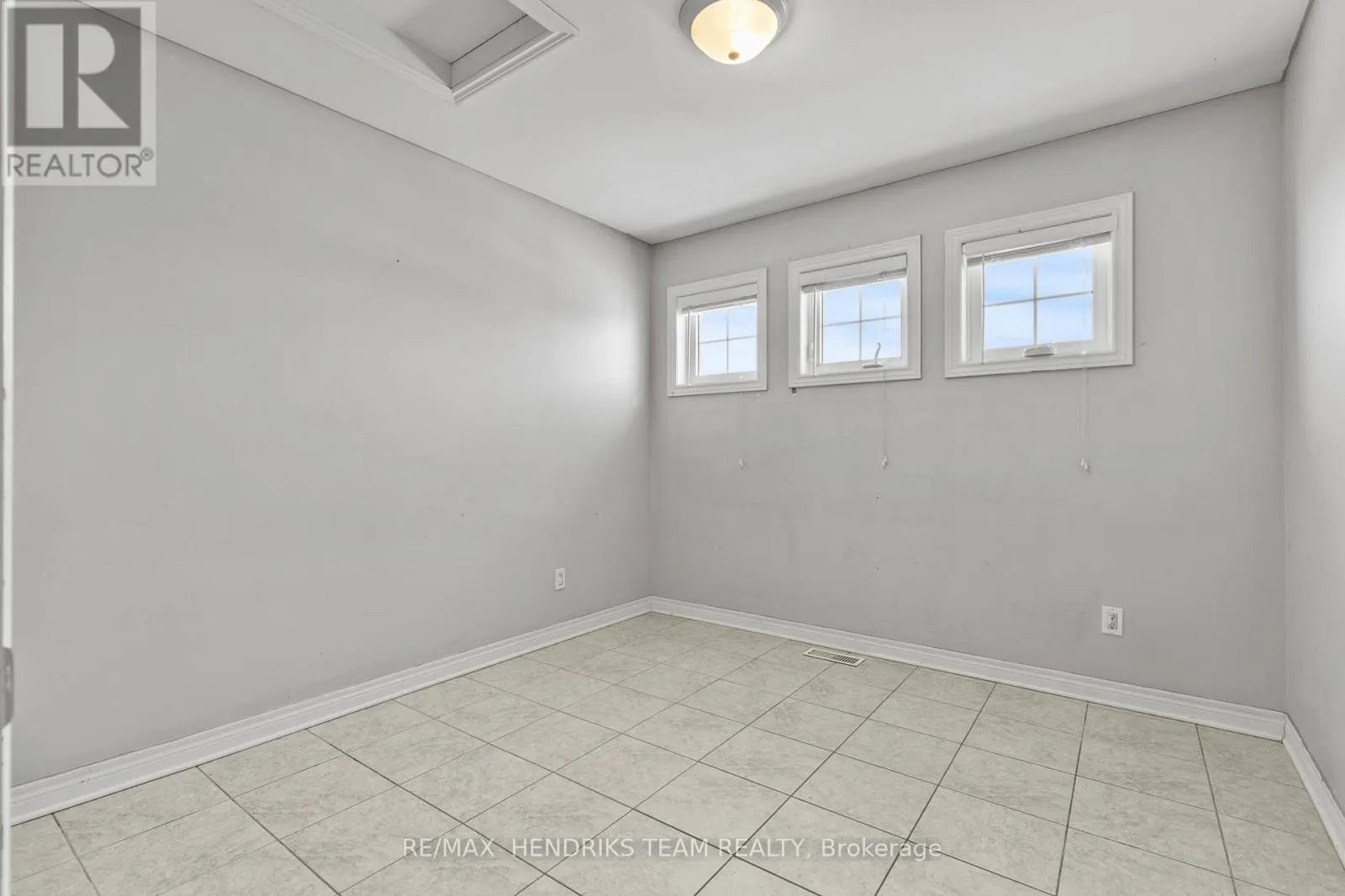 2 TOWNLINE ROAD E