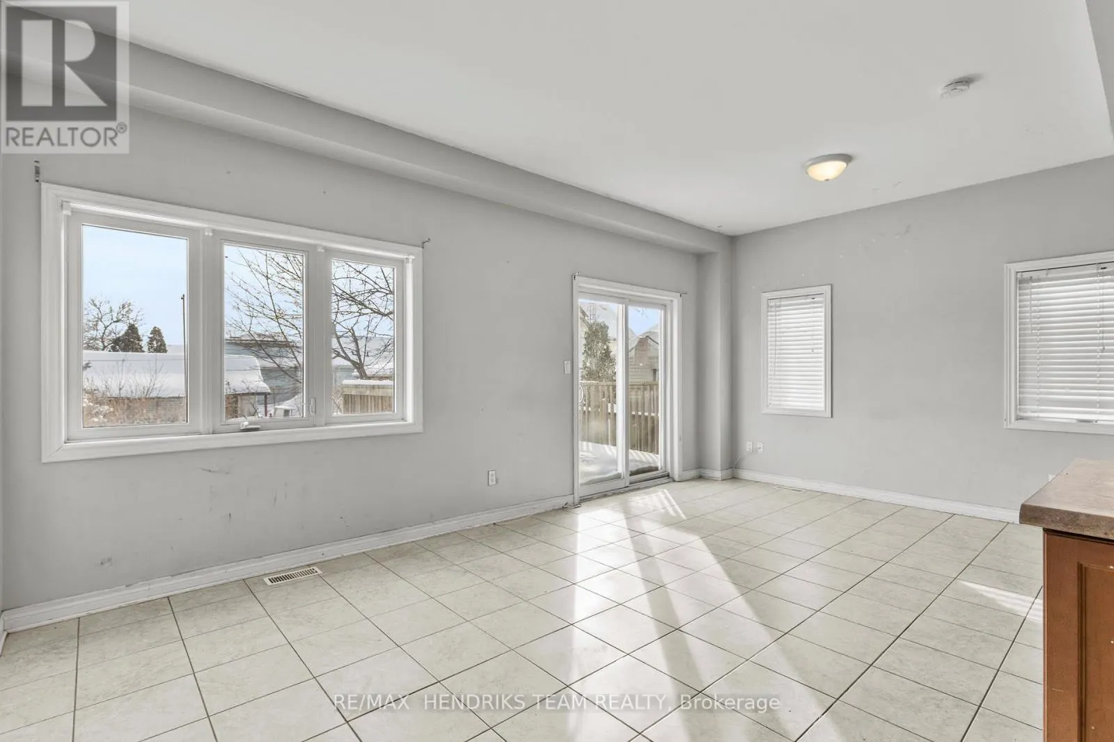 2 TOWNLINE ROAD E