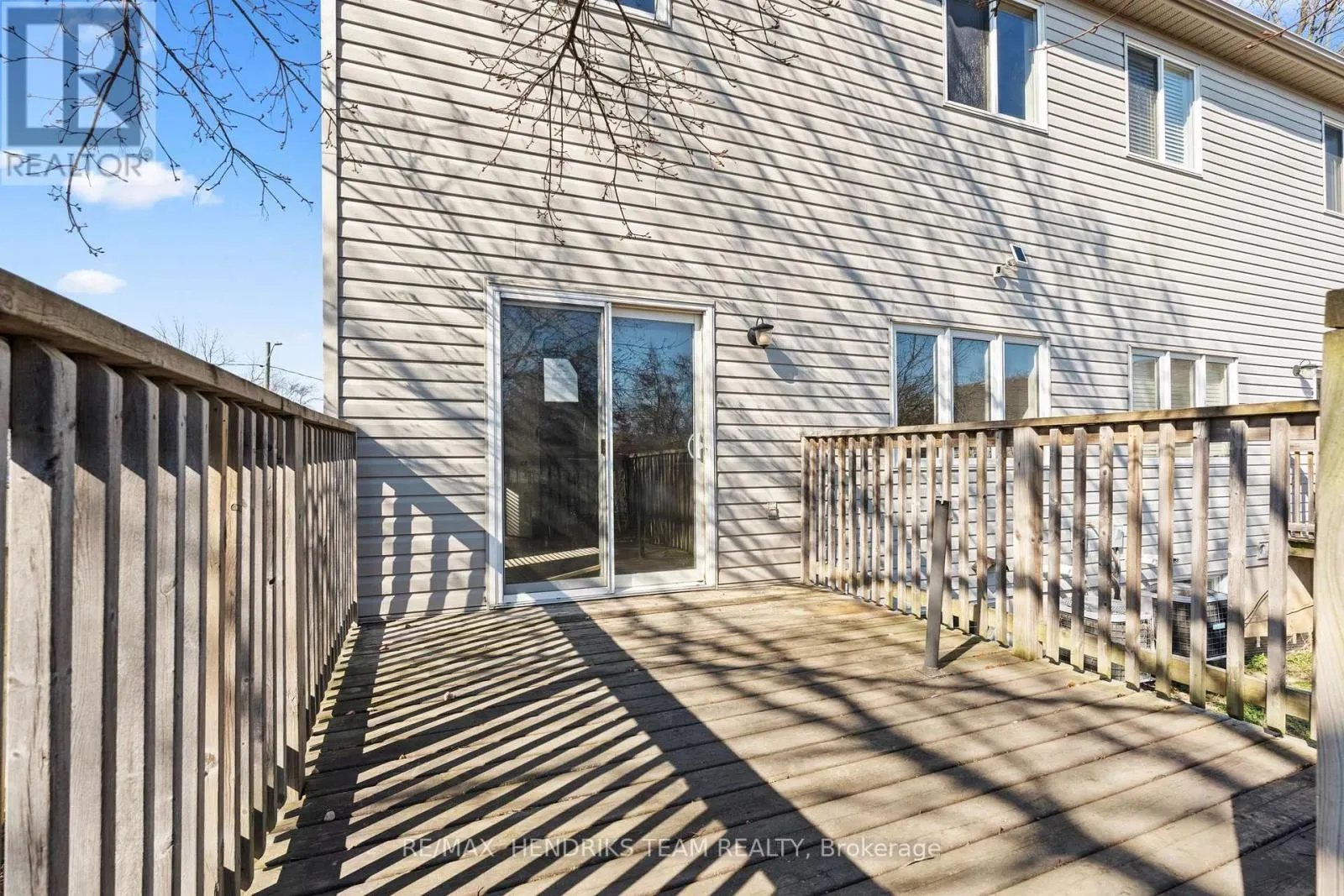 2 TOWNLINE ROAD E