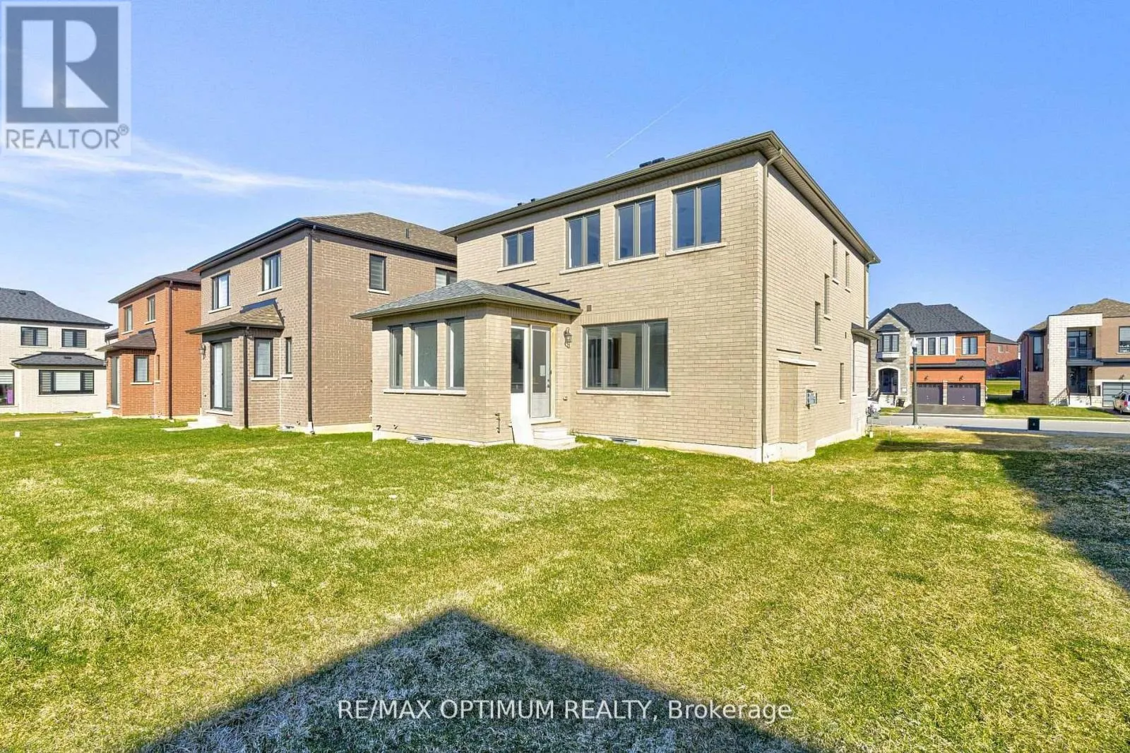 1454 UPPER THAMES DRIVE