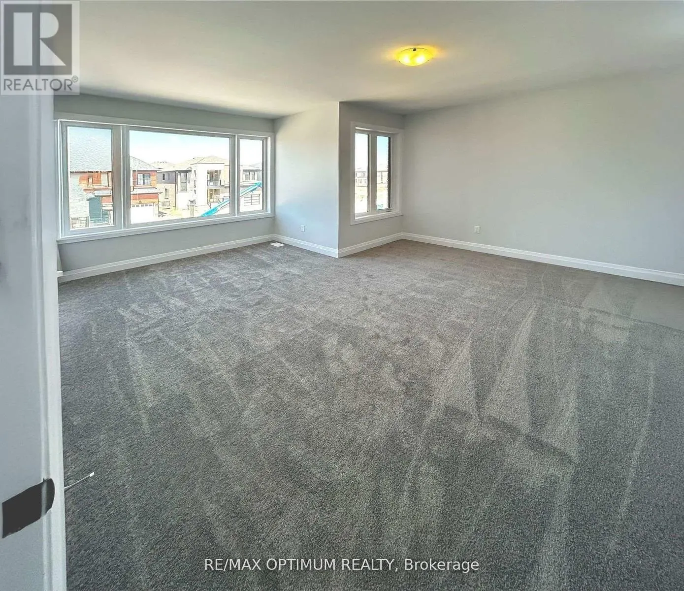 1454 UPPER THAMES DRIVE