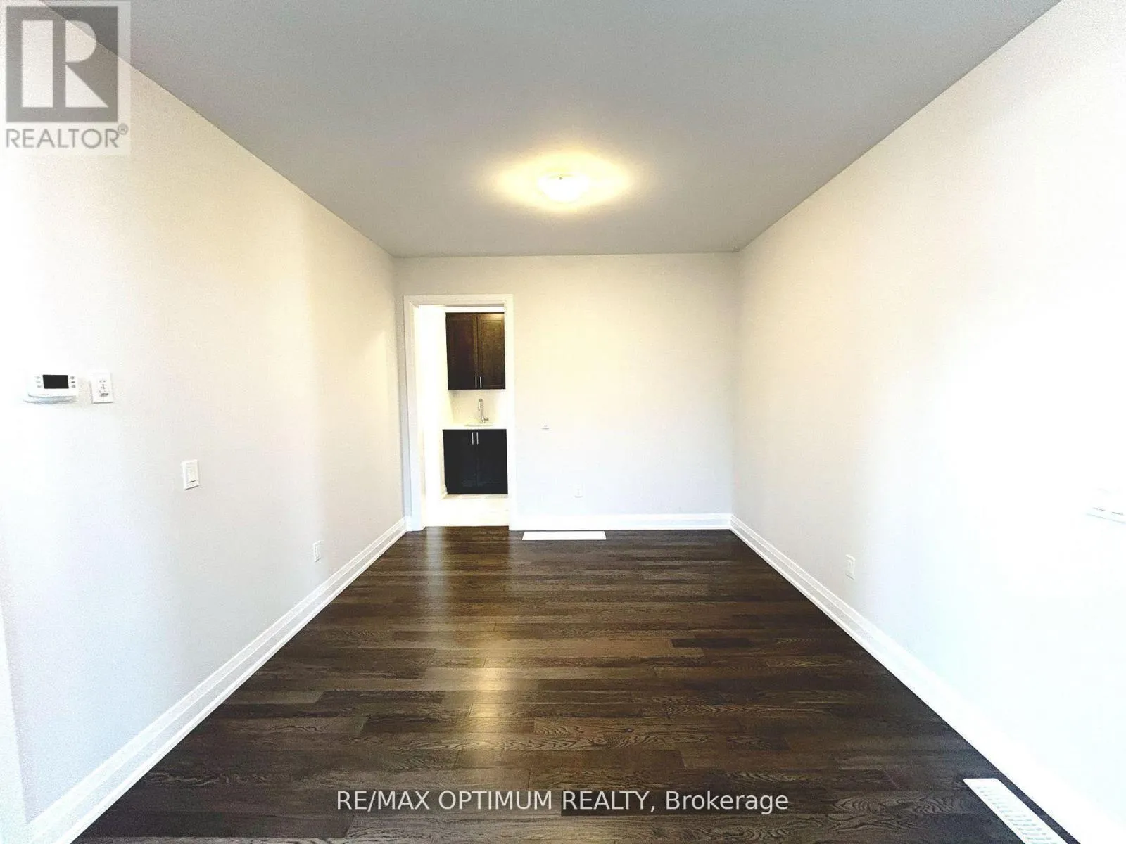 1454 UPPER THAMES DRIVE