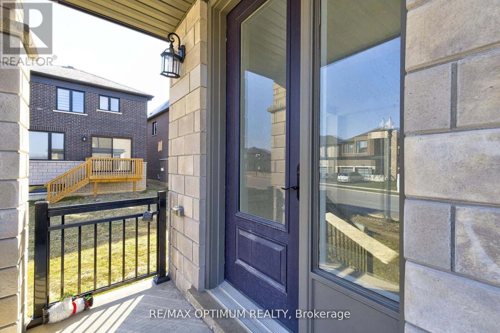 1454 UPPER THAMES DRIVE