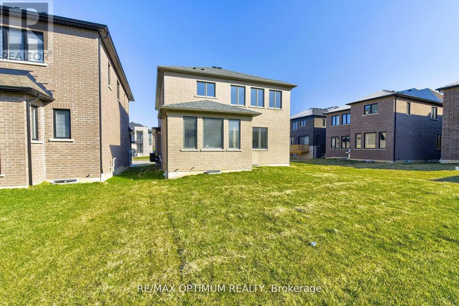 1454 UPPER THAMES DRIVE